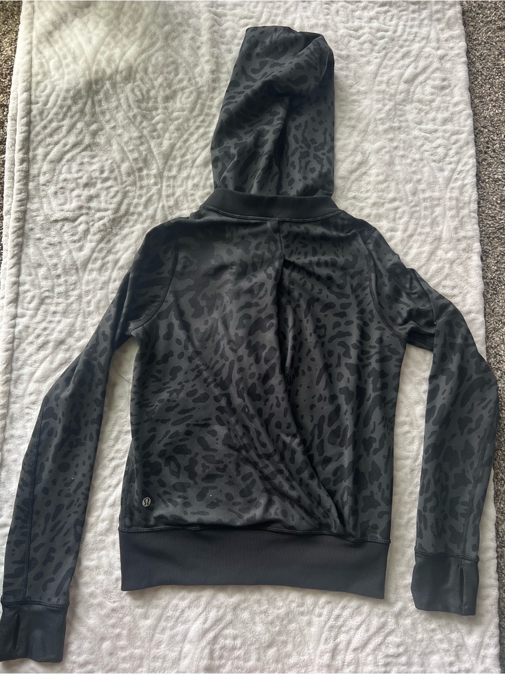 Lululemon Women’s Namasker Hooded Jacket Animal Swirl Deep Coal Black | Size 2 - Picture 11 of 14